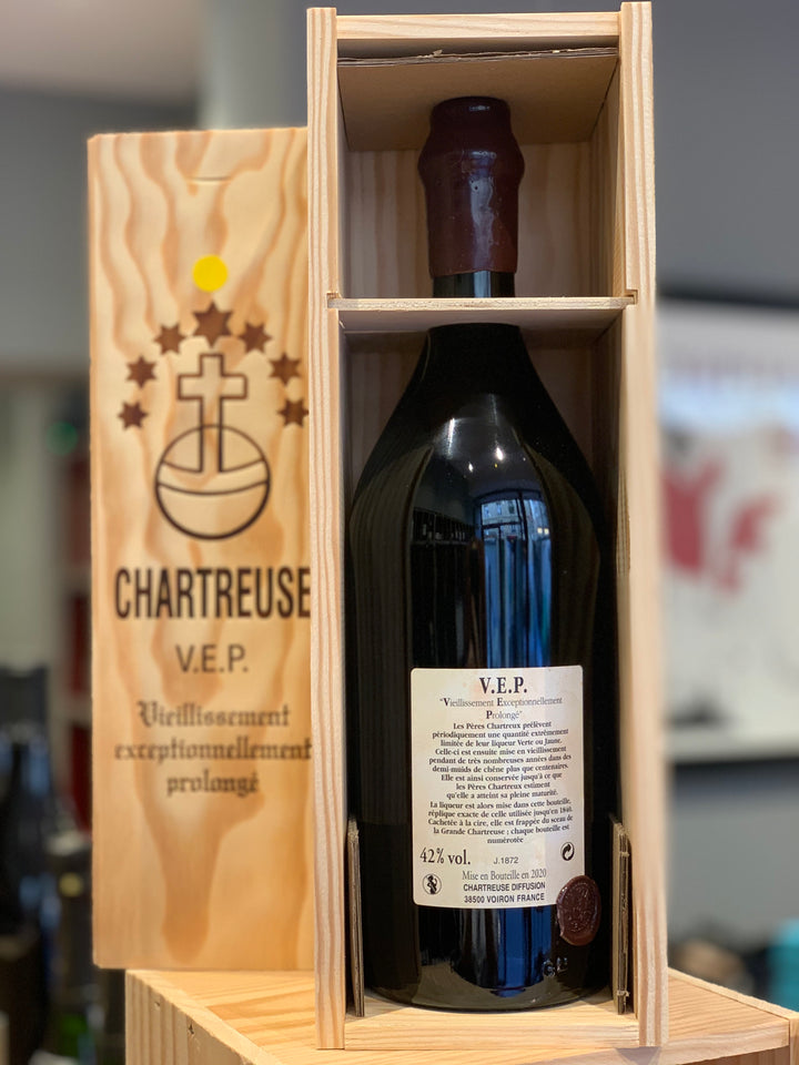 La Chartreuse V.E.P. Jaune (à Vieillissement Exceptionnellement Prolongé) 42%, 100 cl - mise 2025