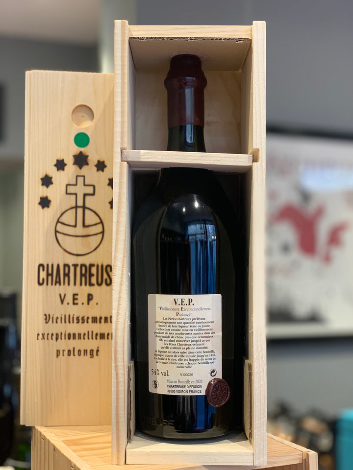 La Chartreuse V.E.P. Verte (à Vieillissement Exceptionnellement Prolongé) 54%, mise en bouteille 2025, 100 cl