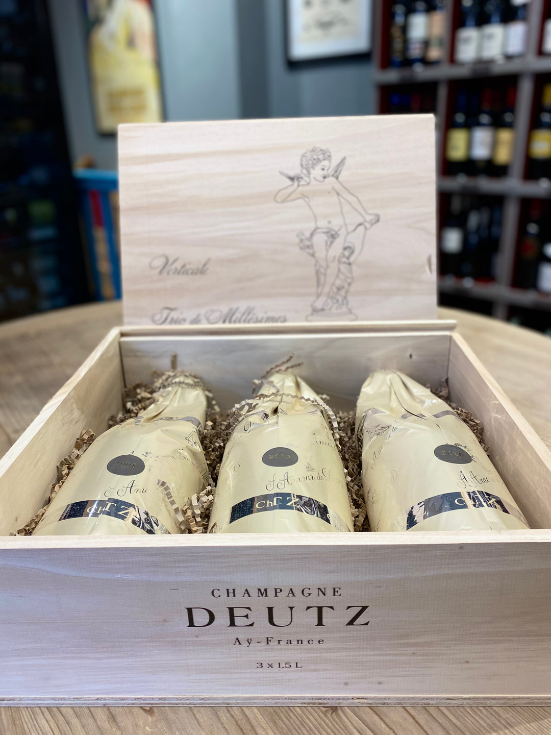 Trio Champagne Amour de Deutz (2 x magnum 2009, 1 x magnum 2010) en caisse bois, 3 x 150 cl